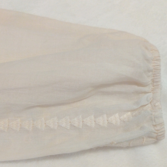 J-Jill. Women's Cream Embroidered Top - Picture 5 of 12